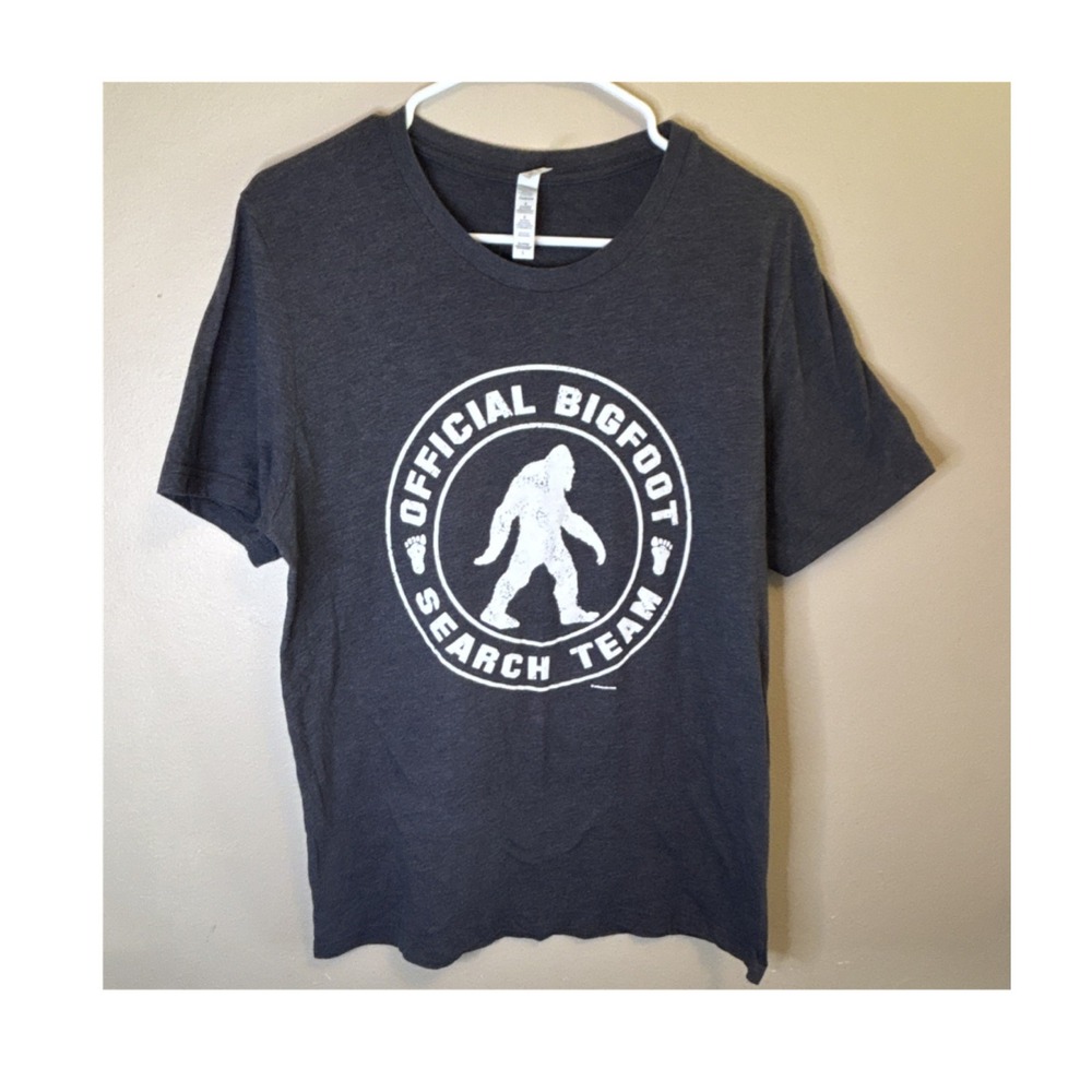 Bella+Canvas Men's Dark Gray Bigfoot Search Team Graphic Cotton T-Shirt L